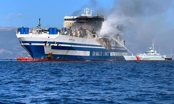 Euroferry Olympia: Πληροφορίες και για άλλους επιζώντες στο πλοίο - Αγωνιώδης επιχείρηση
