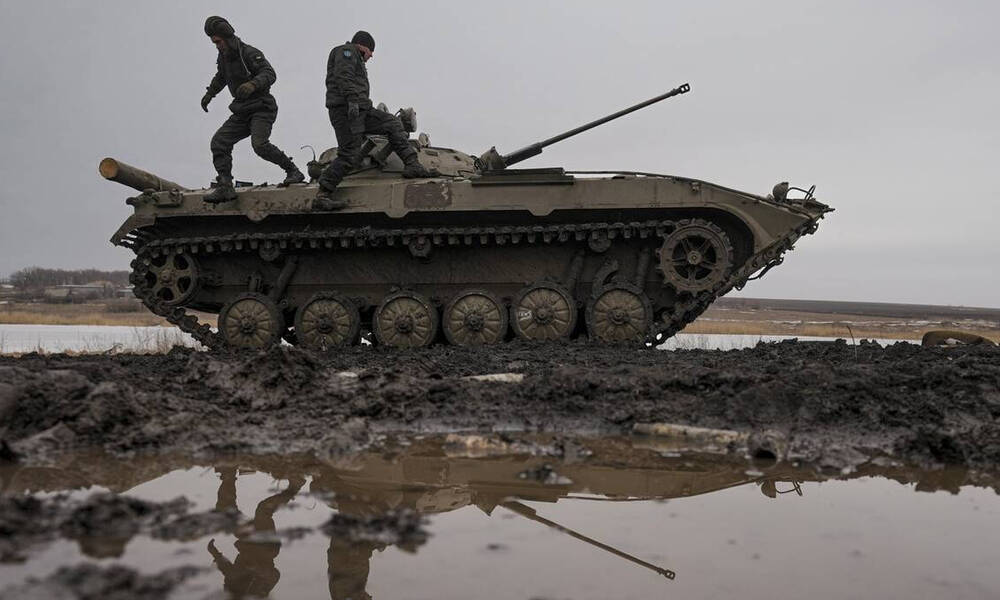 Ουκρανία: Η νύχτα μυρίζει μπαρούτι – Στα σύνορα και έτοιμος να ανοίξει πυρ ο ρωσικός στρατός