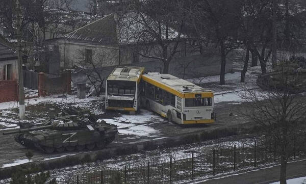 Ουκρανία: Στο κρύο και το σκοτάδι η Μαριούπολη - Εξαντλούνται τα αποθέματα τροφίμων και νερού