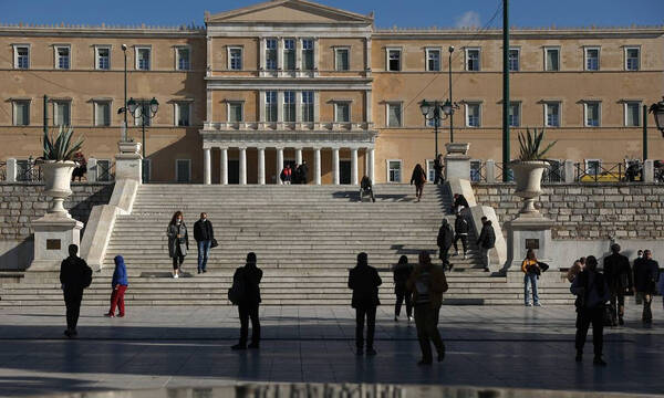 Πόσα θα κερδίσουν νοικοκυριά και επιχειρήσεις από τα νέα μέτρα στήριξης – Δείτε παραδείγματα