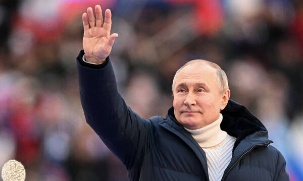 Βλαντιμίρ Πούτιν: Γέμισε το Λουζνίκι για τον Ρώσο πρόεδρο - Μηνύματα του «Τσάρου» για την Ουκρανία