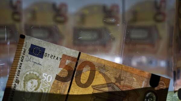 Επιστρεπτέα προκαταβολή: Τι θα κερδίσουν 700.000 επαγγελματίες με την οκταετή αποπληρωμή