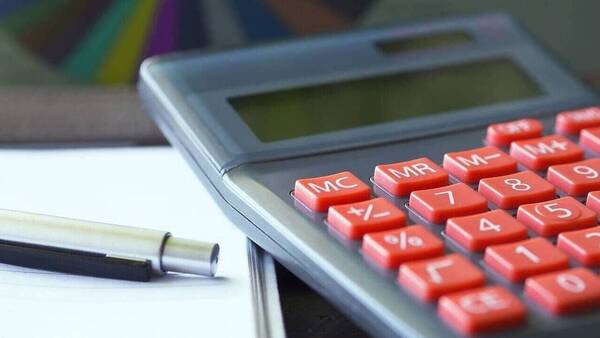 Φορολογικές δηλώσεις: Οι αποδείξεις που «κουρεύουν» τον φόρο έως και 2.200 ευρώ