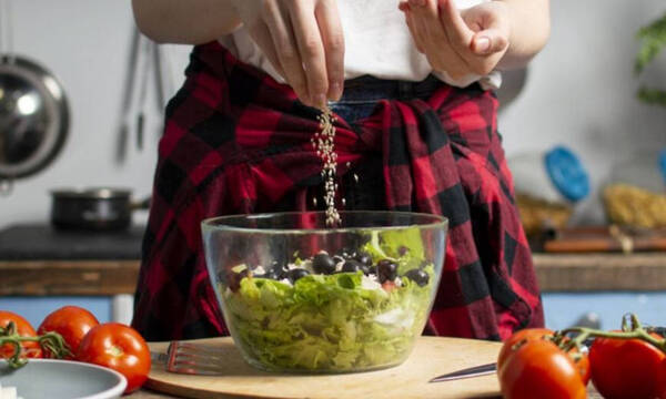 Το υπερβολικό αλάτι μπορεί να αυξήσει τον κίνδυνο θανατηφόρων ασθενειών
