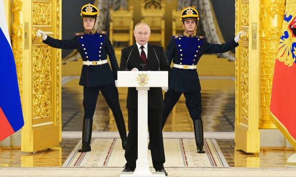 Μόσχα κατά Δύσης: Βοηθούν την Ουκρανία να προετοιμάσει ψευδείς ισχυρισμούς για εγκλήματα πολέμου