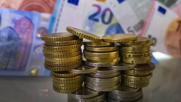 ΥΠΟΙΚ: Τη Μ. Πέμπτη η μισθοδοσία δημόσιων υπαλλήλων και Σωμάτων Ασφαλείας