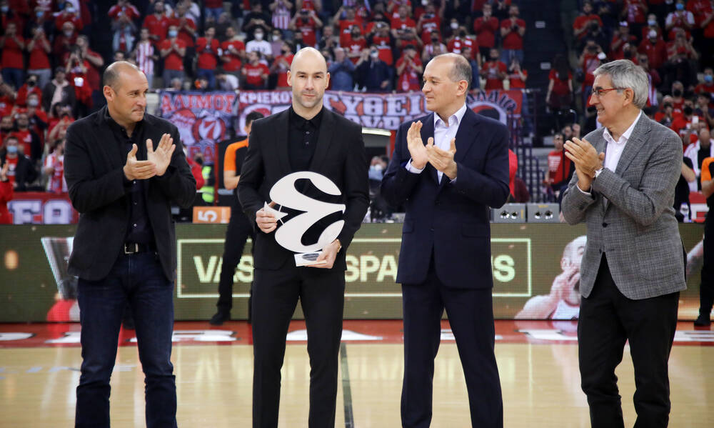 Ολυμπιακός-Μονακό: Έγινε legend ο Σπανούλης - Βραβεύτηκε από την Euroleague (videos+photos)