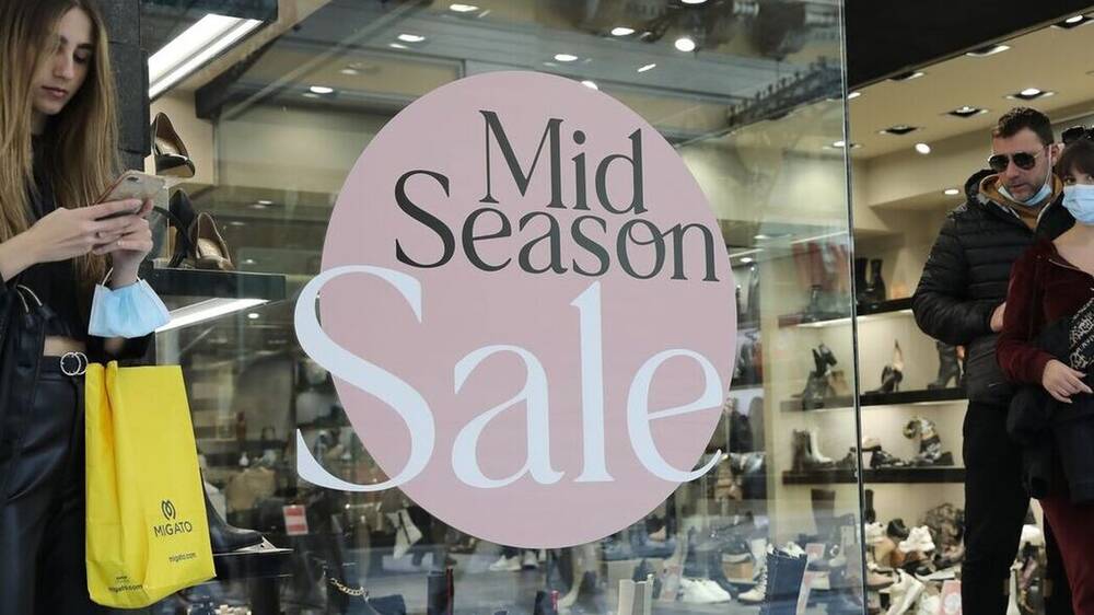 Ενδιάμεσες εκπτώσεις: Ξεκινούν την επόμενη εβδομάδα οι ενδιάμεσες εκπτώσεις