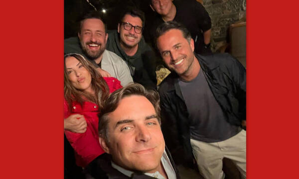 Πάσχα 2022: Η μεγάλη celeb παρέα στην Κρήτη και η πρόσκληση από την Τζομπανάκη για... τσικουδιές!