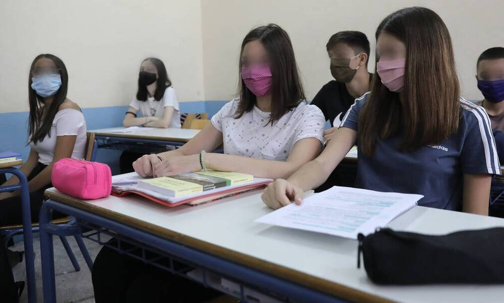 Μάσκες: Πότε θα φύγουν για τα σχολεία - Τι συζητούν οι ειδικοί