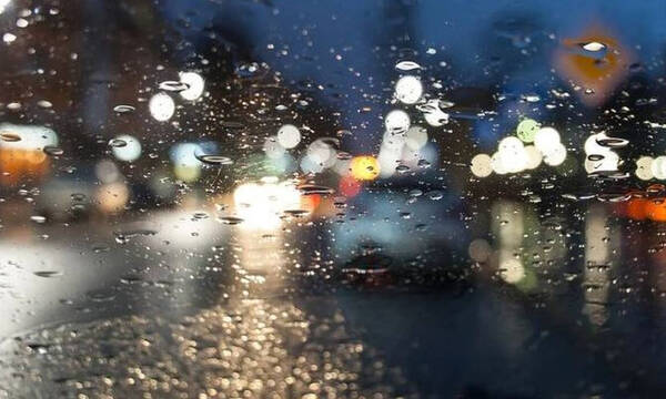 Καιρός: Επιμένουν οι βροχές και οι καταιγίδες την Τρίτη - Ποιες περιοχές επηρεάζονται