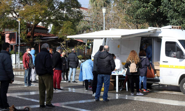 Rapid Test: Τι αλλάζει για τους μη εμβολιασμένους εργαζόμενους στον ιδιωτικό τομέα