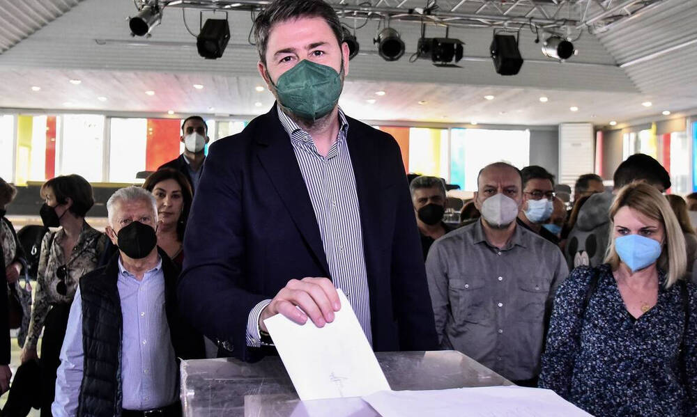 Εκλογές ΚΙΝΑΛ: Το ΠΑΣΟΚ «επέστρεψε» - Ψήφισαν 170.000 μέλη