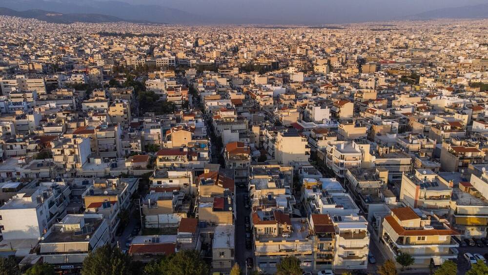 Υπουργείο Οικονομικών: 8 στους 10 πολίτες πληρώνουν ακόμα χαμηλότερο ΕΝΦΙΑ