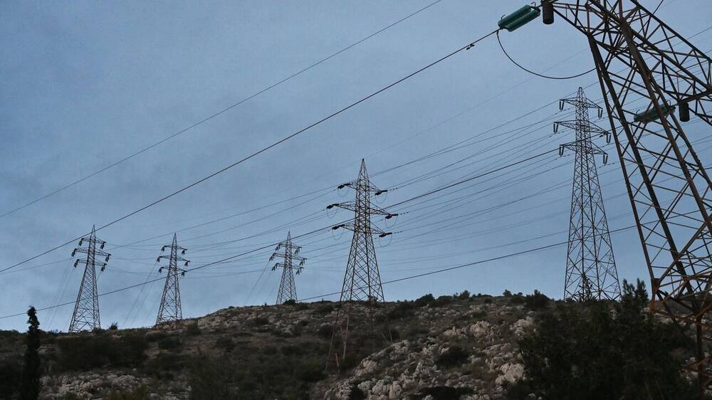 Όλα όσα πρέπει να ξέρετε για τις επιστροφές έως 600 ευρώ του επιδόματος για το ρεύμα