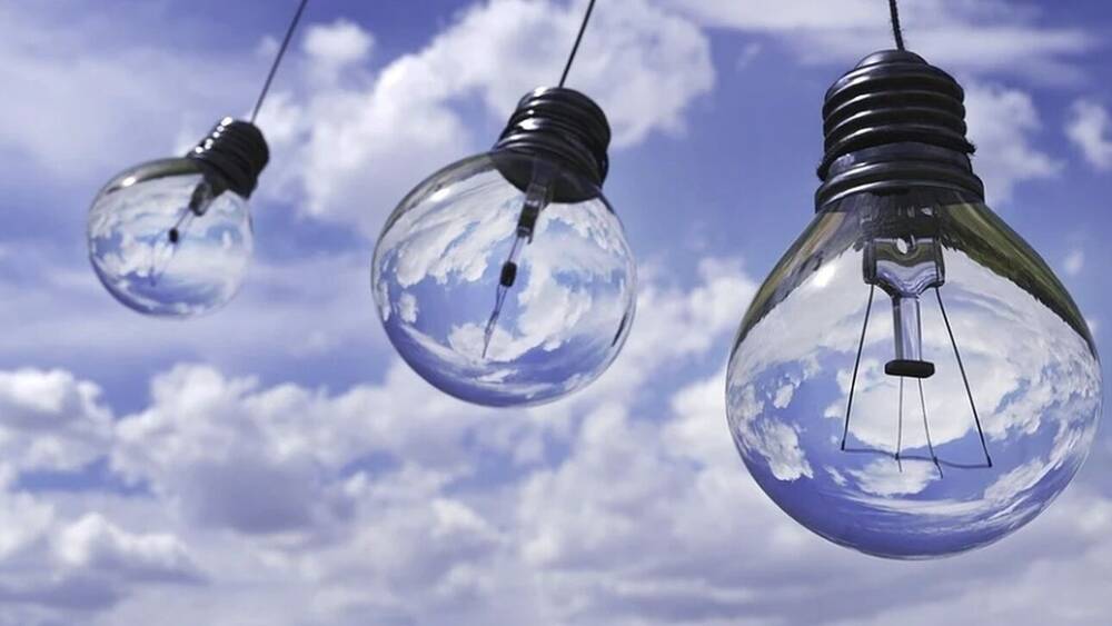 Τι αλλάζει στα εισοδηματικά κριτήρια για το επίδομα έως 600 ευρώ για το ηλεκτρικό ρεύμα
