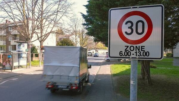 Αυτοκίνητο: Έρχονται τα οχήματα που θα ακολουθούν υποχρεωτικά τα όρια ταχύτητας