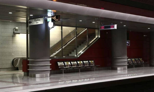 Συναγερμός στο μετρό Κορυδαλλού: Άνδρας έπεσε στις ράγες την ώρα που περνούσε ο συρμός