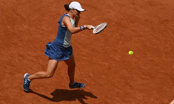 Roland Garros: Ασταμάτητη στους «16» η Ίγκα Σβιάτεκ, 2-0 την Κόβινιτς και 31η σερί νίκη