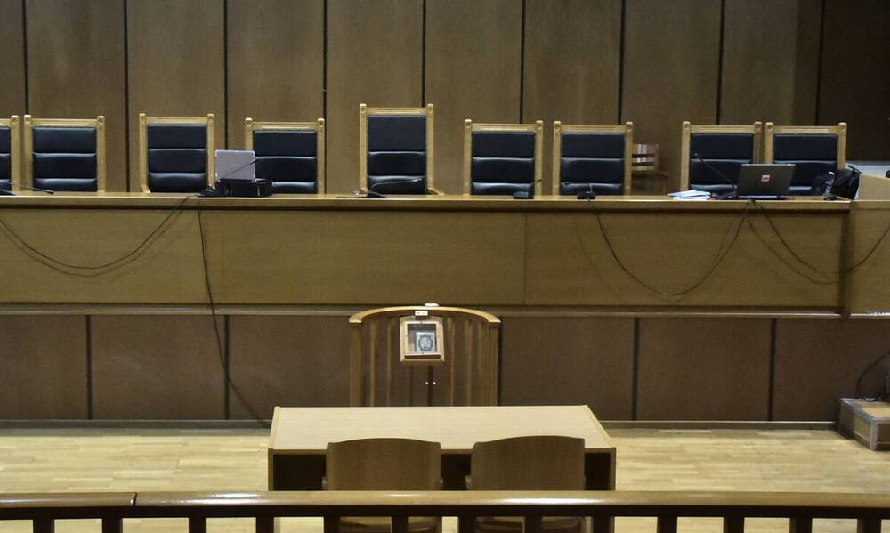 Έρχονται περικοπές μισθού και κόψιμο αδειών σε δικαστές που καθυστερούν να εκδώσουν αποφάσεις