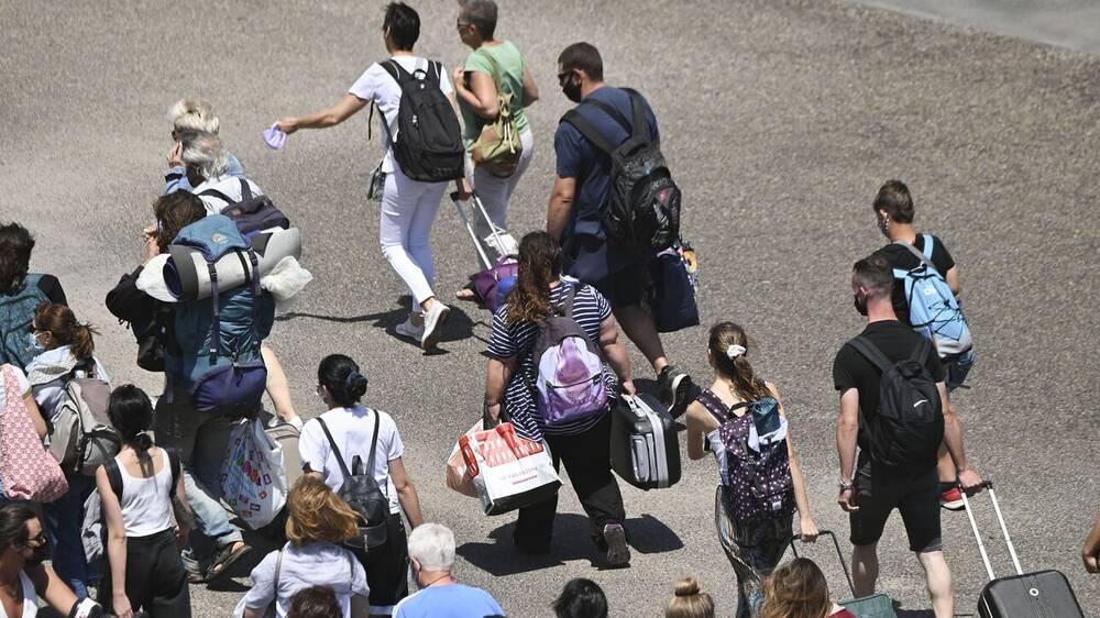 Κοινωνικός Τουρισμός: Ποιοι κινδυνεύουν να χάσουν τις δωρεάν διακοπές από τον ΟΑΕΔ