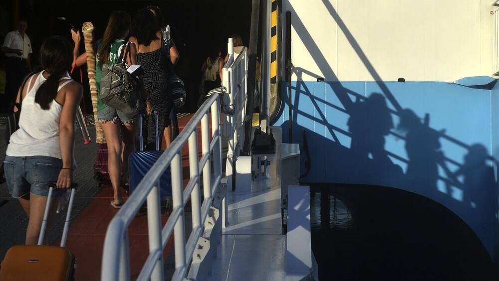 «Τσουχτερές» οι διακοπές στα νησιά - Στα ύψη τα ακτοπλοϊκά εισιτήρια