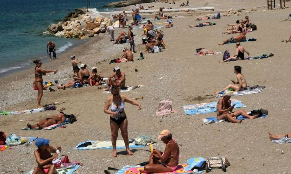 Κυριακή για… θάλασσα! Στις παραλίες οι Αθηναίοι - Το αδιαχώρητο στις πλαζ της Αττικής