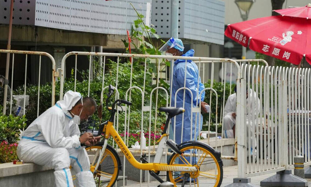 Χάος στο Πεκίνο: Υποχρεωτικά τεστ και lockdown για εκατομμύρια ανθρώπους λόγω εστίας covid σε μπαρ