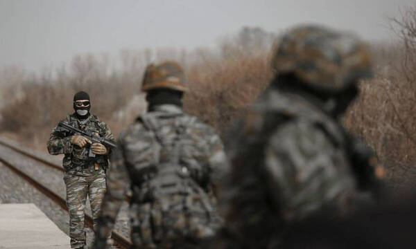 Τουρκικά ΜΜΕ: Ελληνικές δυνάμεις ασφαλείας άνοιξαν πυρ στα σύνορα – Διαψεύδει κατηγορηματικά η ΕΛΑΣ