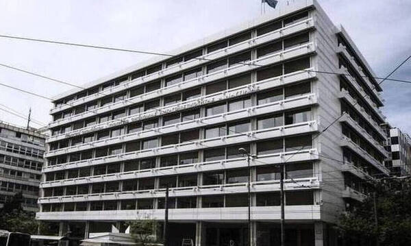 Υπέρβαση φορολογικών εσόδων κατά 1,16 δισ. ευρώ τον Μάιο