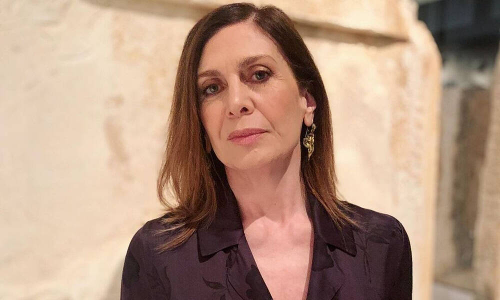 Άγριες Μέλισσες: Η Διδασκάλου αποχαιρετά το Διαφάνι έξω από το σπίτι των Σταμίρηδων - Επικό βίντεο