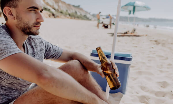 Είναι το ψυγειάκι στην παραλία η απόλυτη ευλογία;