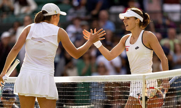 Wimbledon: Τέλος στο σερί 37 νικών της Ίγκα Σβιάτεκ, που αποκλείστηκε από την Αλιζέ Κορνέ