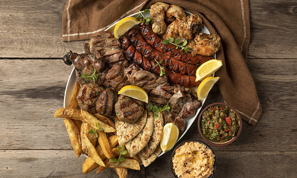 Άκης Πετρετζίκης: Mix grill