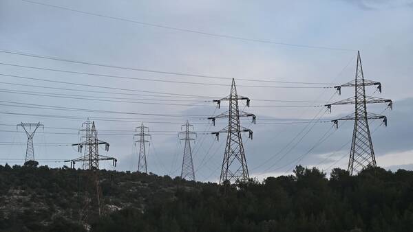 ΥΠΕΝ: Παράταση για την ανακοίνωση των τιμολογίων ρεύματος Αυγούστου