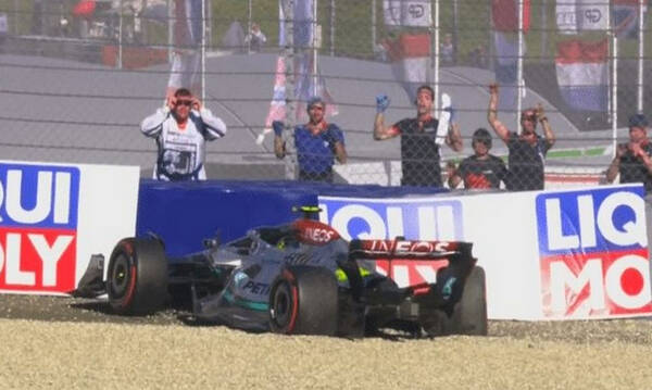 Formula 1: Εφιαλτικά δοκιμαστικά για Mercedes - Ατύχημα με Χάμιλτον, pole για Φερστάπεν (videos)