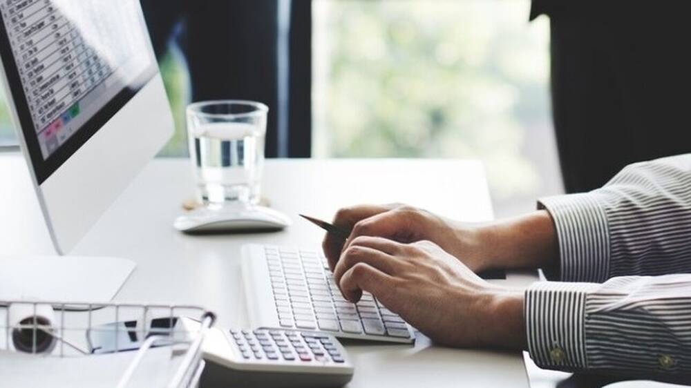 «Φοροπαγίδα» για οικογένειες με ενήλικα εξαρτώμενα τέκνα -Τι να προσέξετε