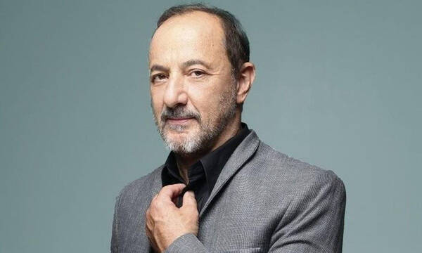 Στέλιος Μάινας: Η πρώτη φωτογραφία από τα γυρίσματα του Σασμού! Η πόζα με τον παπά Μιχάλη!