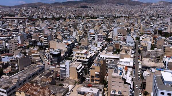 «Κύμα» πλειστηριασμών ακινήτων από το Σεπτέμβριο για χρέη στην εφορία