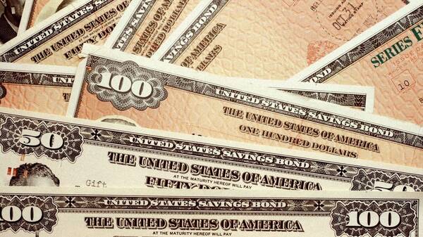 Σε χαμηλά 12 ετών η αξία των αμερικανικών κρατικών ομολόγων που κατέχει η Κίνα