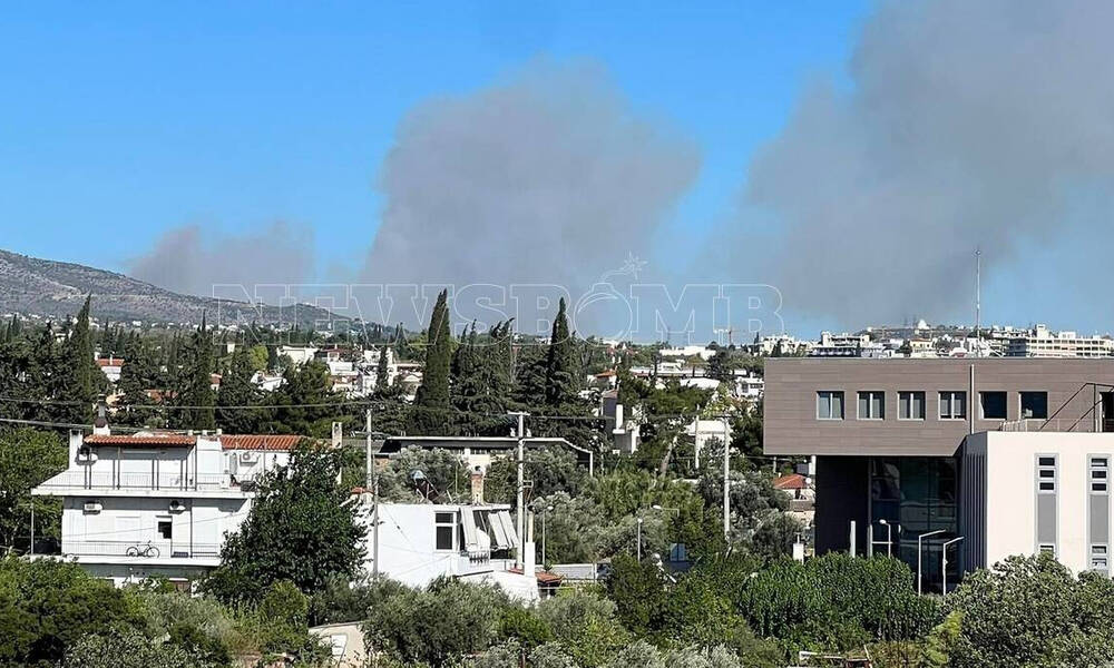 Φωτιά τώρα στο Νταού Πεντέλης - Στη μάχη της πυρόσβεσης και εναέρια μέσα