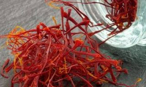 Πώς το μπαχαρικό σαφράν μειώνει το άγχος και βελτιώνει την πεσμένη διάθεση σε υγιή άτομα