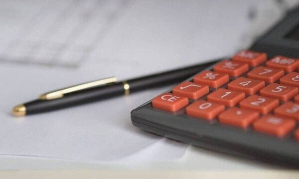 Φορολογικές δηλώσεις 2022: Στα 1.202 ευρώ ο μέσος φόρος των χρεωστικών εκκαθαριστικών