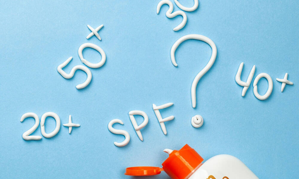 Τι σημαίνουν οι αριθμοί SPF στο αντηλιακό και τι πρέπει να γνωρίζετε για να είστε ασφαλείς στον ήλιο
