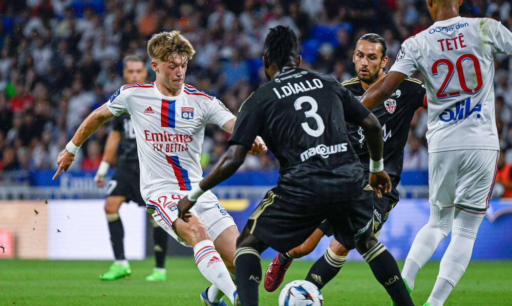 Ligue 1: Τρία γκολ, δύο αποβολές, δύο πέναλτι, νικήτρια η Λιόν 