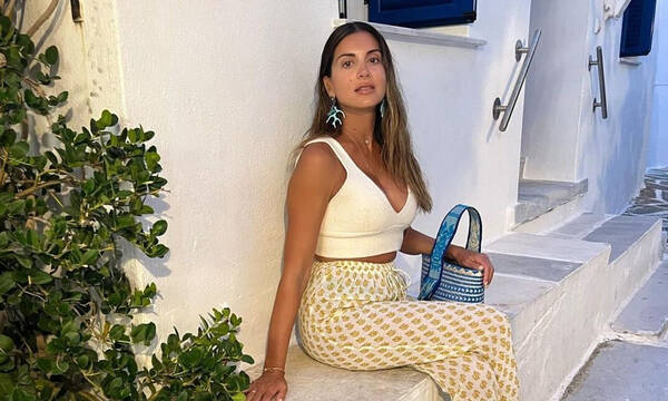 Τσιμτσιλή: Τέσσερα καλοκαίρια, με τέσσερα διαφορετικά look αλλά πάντα στο ίδιο σημείο του νησιού