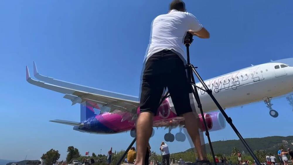 Μήπως κάπου φτάνει το αστείο με το αεροδρόμιο της Σκιάθου;