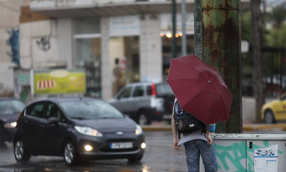 Καιρός: Καταιγίδα σαρώνει και περιοχές της Αττικής 