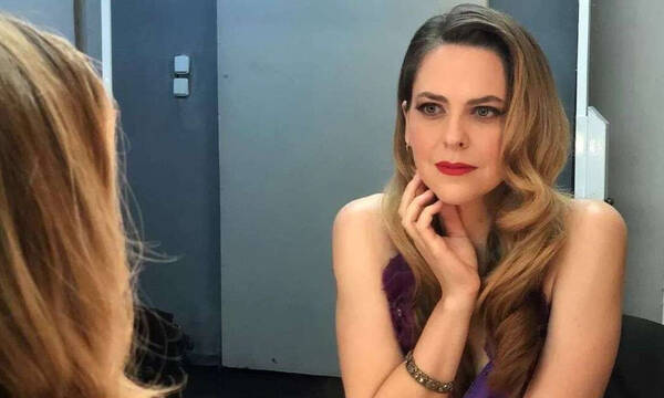 Ρένα Μόρφη: Ποζάρει με το μαγιό της και πάθαμε πλάκα- Έτσι είναι το σώμα της χωρίς φίλτρα και ρετούς
