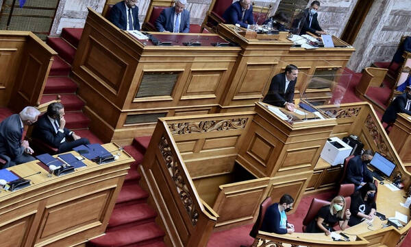 Βγήκανε «μαχαίρια» στη Βουλή - Βαριές κουβέντες Μητσοτάκη - Τσίπρα